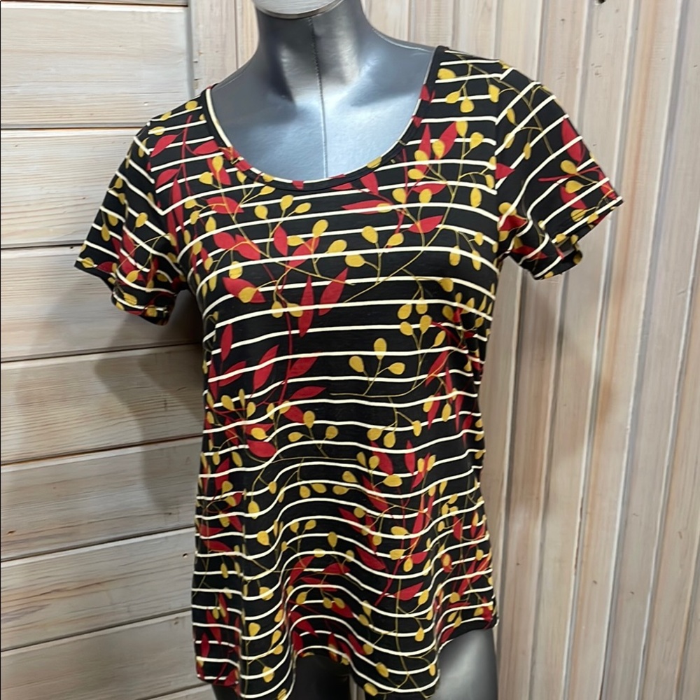 🌹LuLaRoe Black and White Short Sleeve Tee